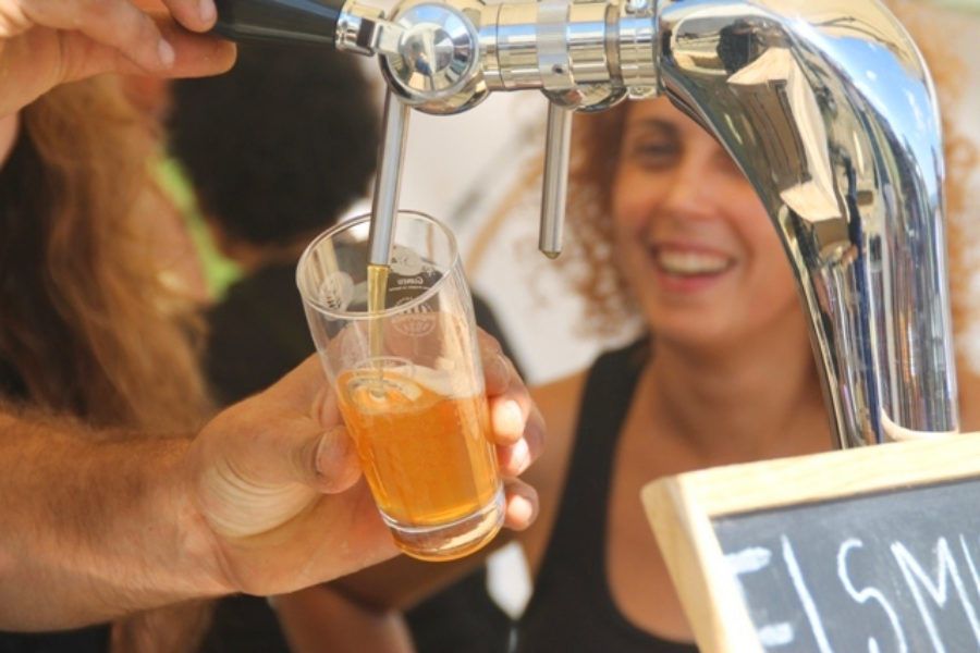 COM VIURE (I SOBREVIURE) A UNA FIRA DE CERVESA ARTESANA